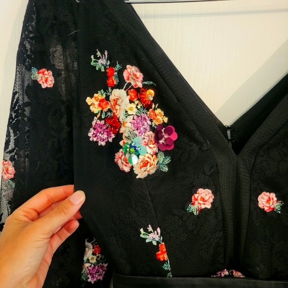 Teuta Matoshi Gown size 6 black floral dress - Picture 2 of 10